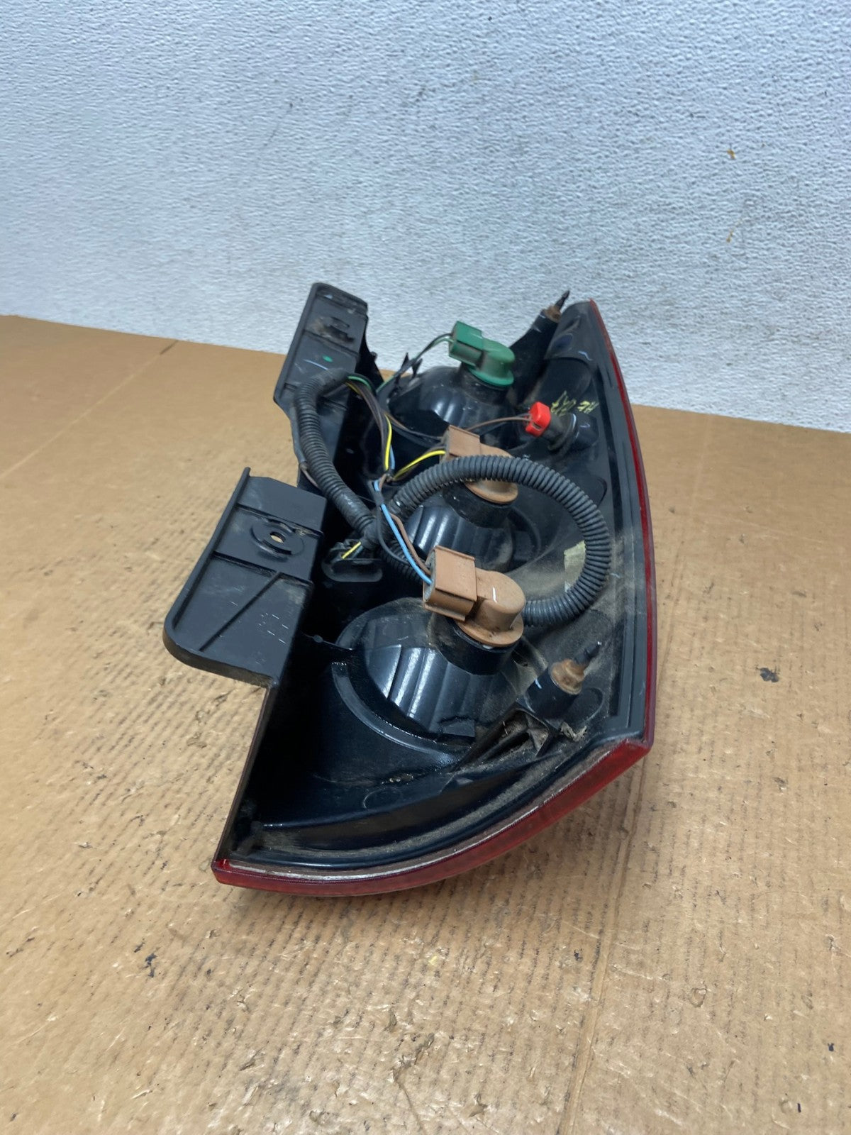 2007 to 2011 GMC Yukon Right Passenger RH Side Tail Light AE2727 LK6