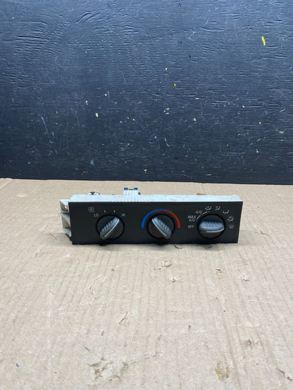 2001 - 2007 GMC Chevrolet Express 1500 Climate Control A/C N0577 DG0