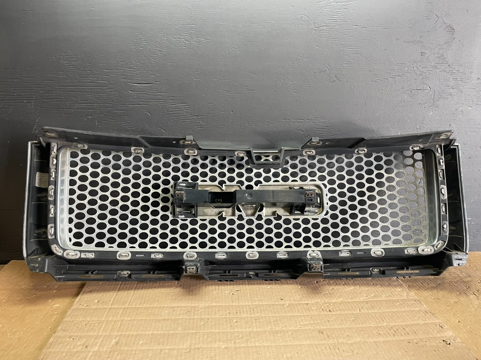 2007 to 2013 GMC Sierra 1500 Front Upper Chrome Grill Grille AB7672 DG4