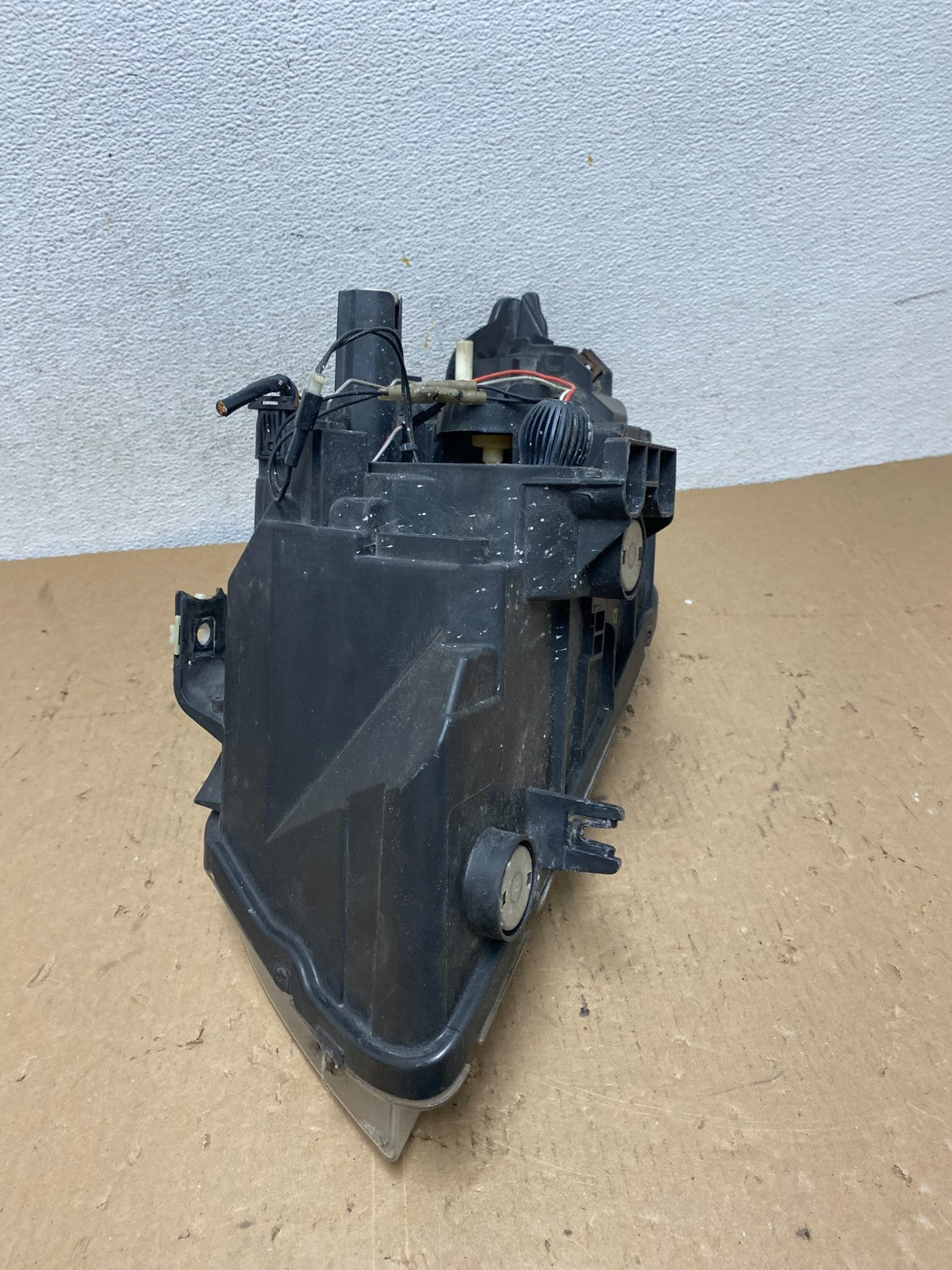 2009-2011 BMW 3 Series 328i 4/D Sedan Headlight Halogen Right Passenger AD80708