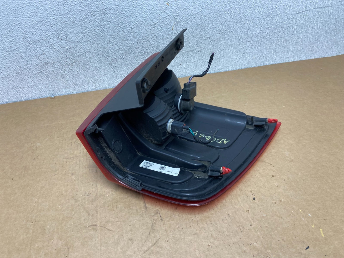 2007 - 2012 Ford Expedition Right Passenger Rh Side Tail light AD6064 DW4