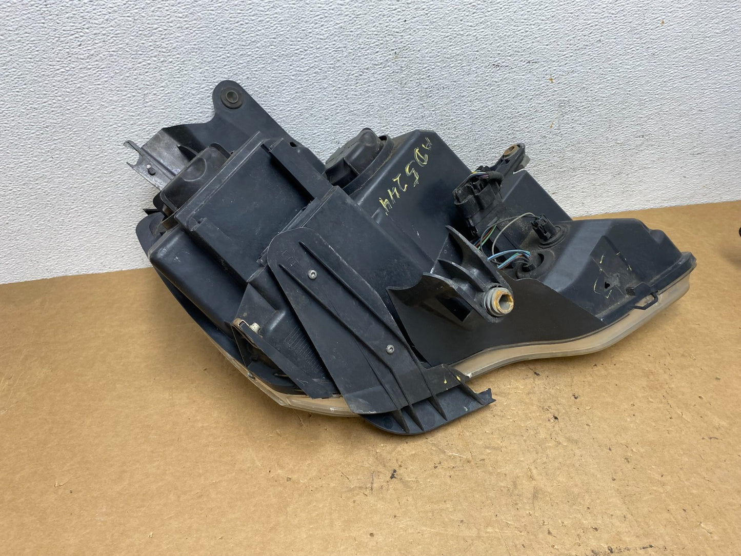 2007 to 2012 Gmc Acadia Halogen Headlight Left Driver LH Side AD5244 DW10