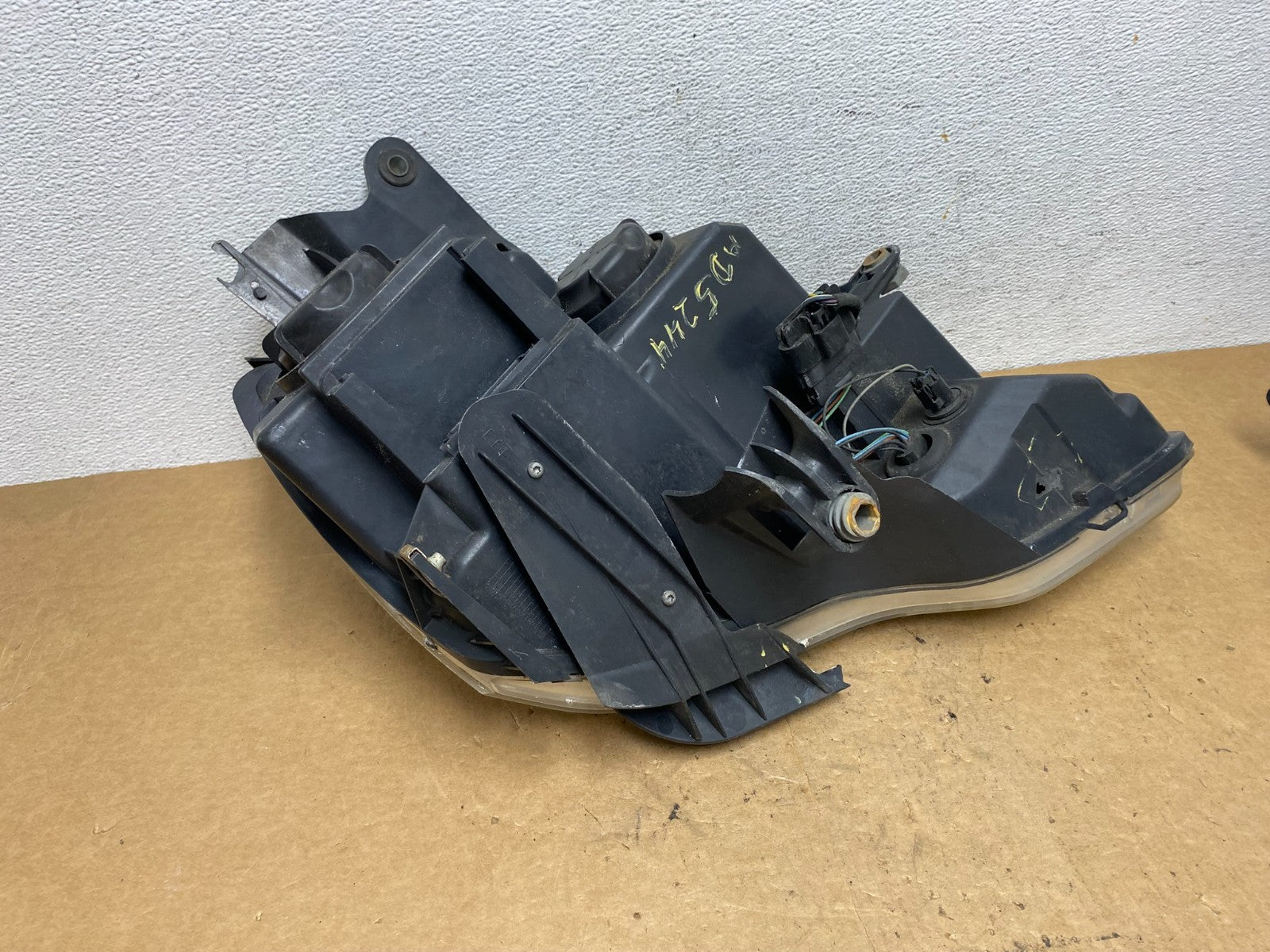 2007 to 2012 Gmc Acadia Halogen Headlight Left Driver LH Side AD5244 DW10