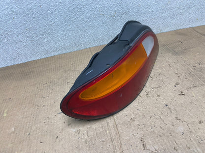 1996 1997 1998 Hyundai Elantra Sedan Left Driver LH Tail Light Oem AA7183 DW2
