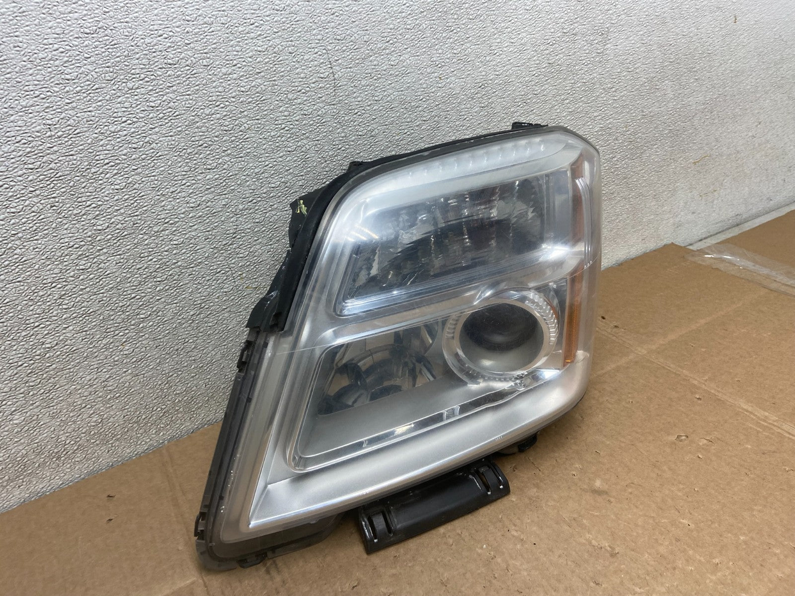 2010 to 2015 GMC Terrain Halogen Left Driver Lh Side Headlight Y8573 DG2