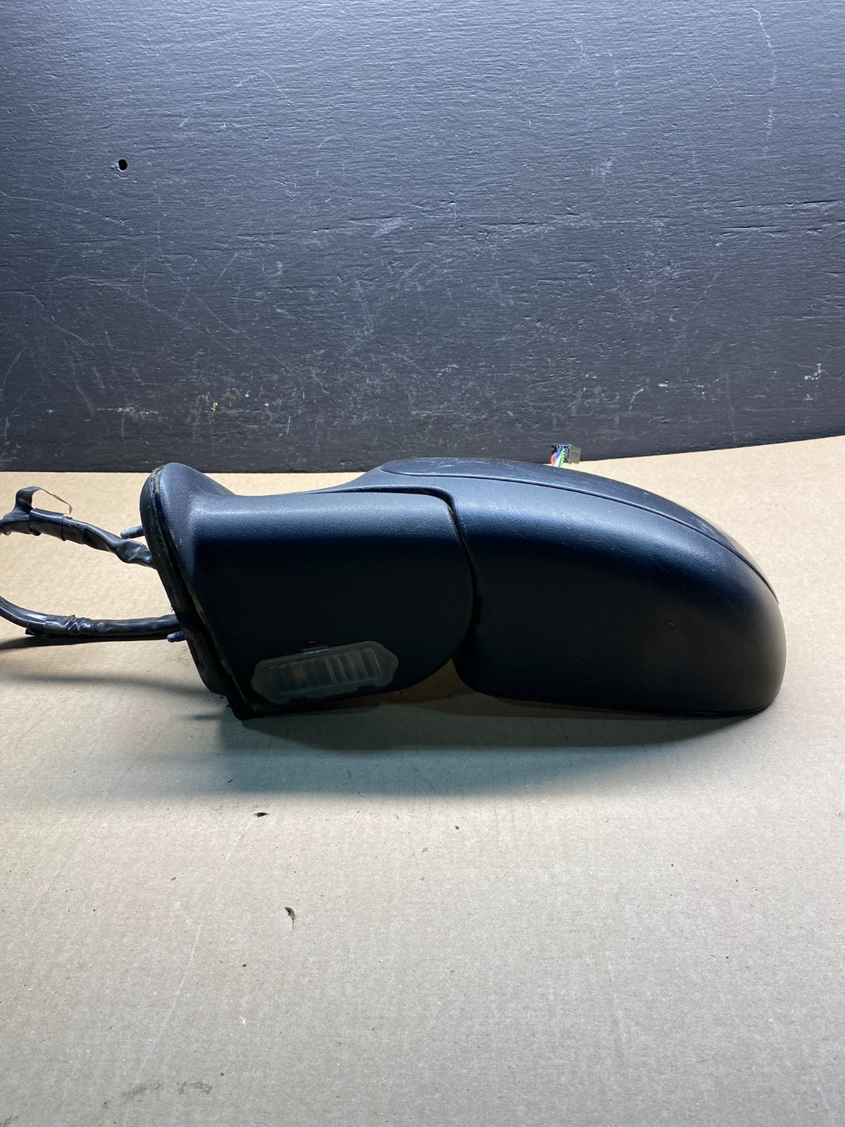 2003-2006 Chevrolet Avalanche Left Driver Turn Sgn View Door Mirror Oe AC8826 DG3