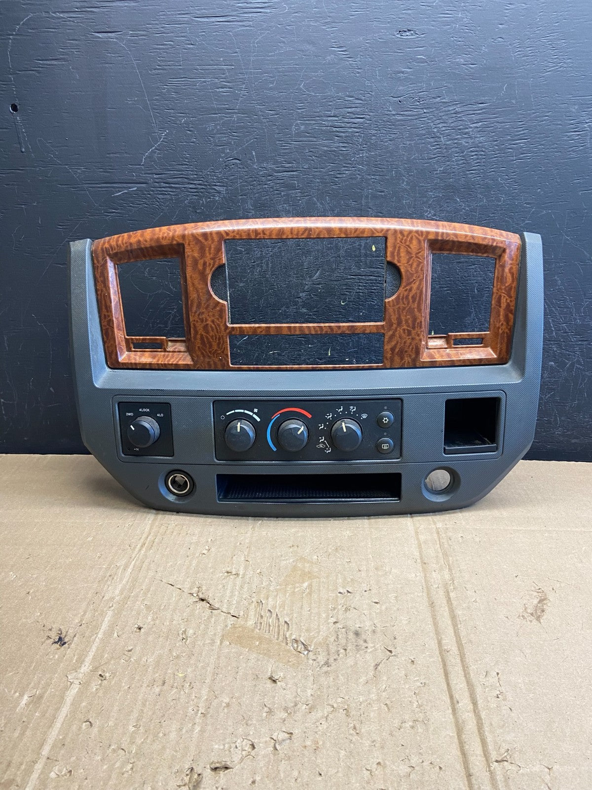 2006 to 2008 Dodge Ram Radio Climate Control A/C Heat Dash Bezel Trim ae1858 DG0