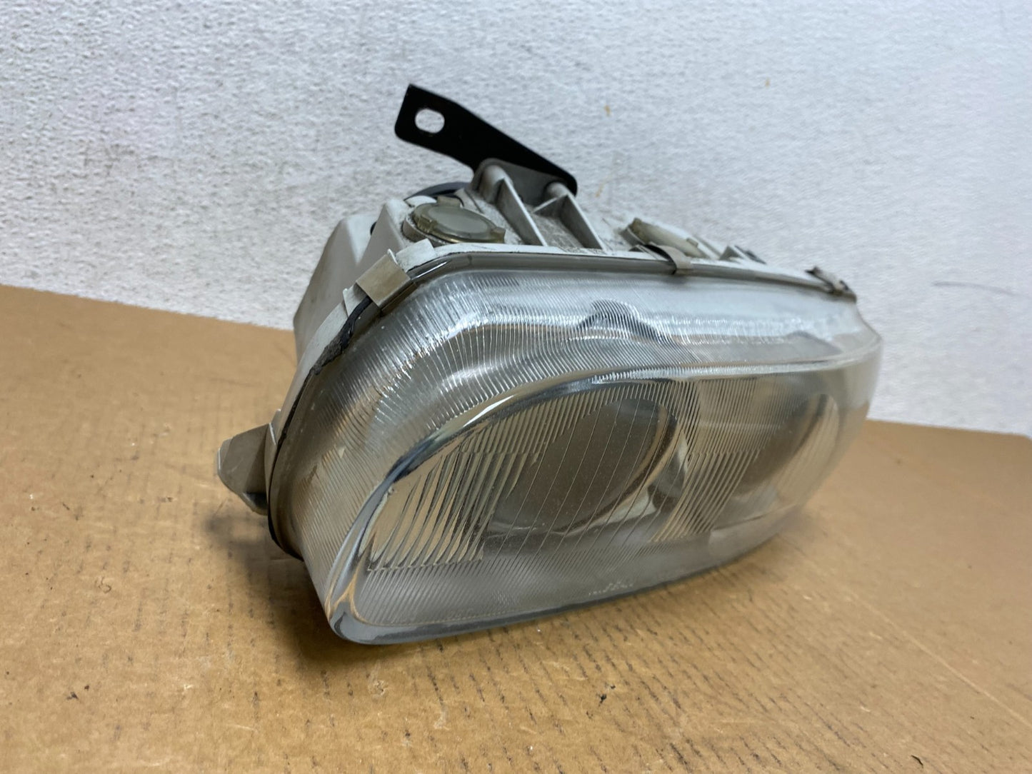 1993 to 1994 Infiniti J30 Left Driver LH Side Halogen Headlight AD9196 DG2