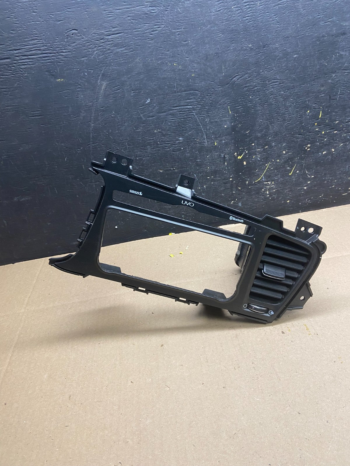 2011 2012 2013 Kia Optima Front Dash Radio Bezel Trim Air Vent T9130 DG0