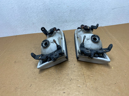2000 to 2001 Toyota Camry Front Left+Right Side Headlights AE0610 DW8