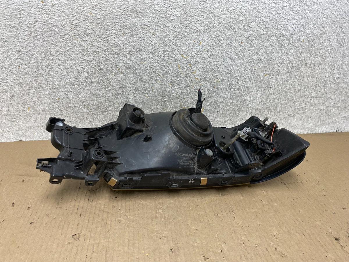 2003 2004 Subaru Forester Left Driver LH Headlight Halogen AH5839 DW5