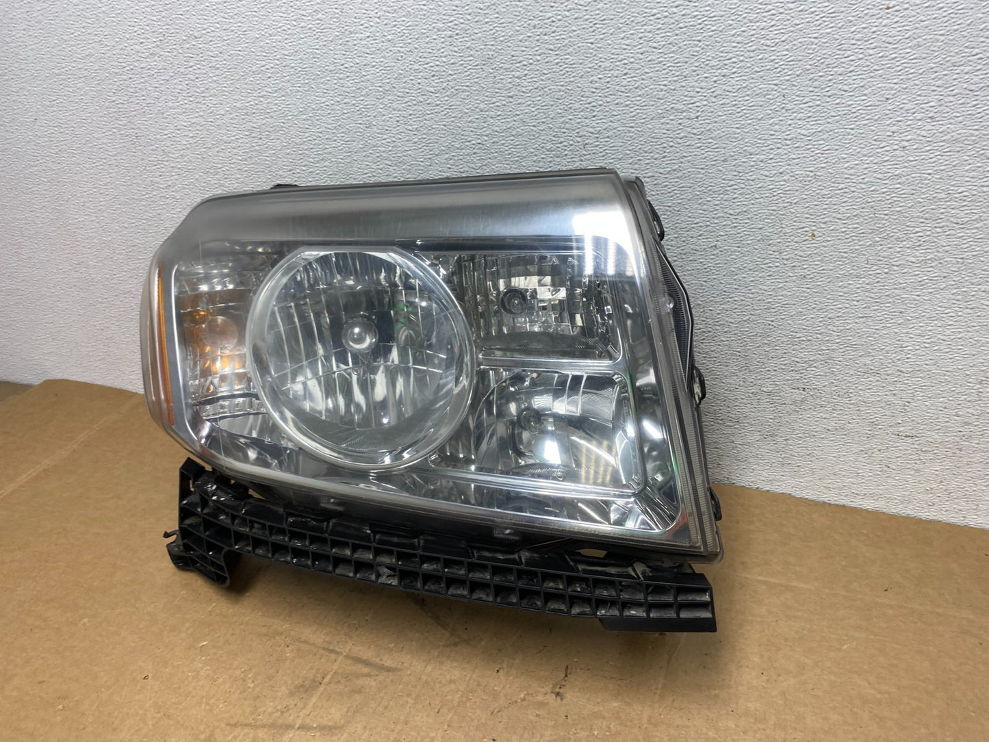 2009 2010 2011 Honda Pilot Right Passenger RH Halogen Headlight AD6251 DW1