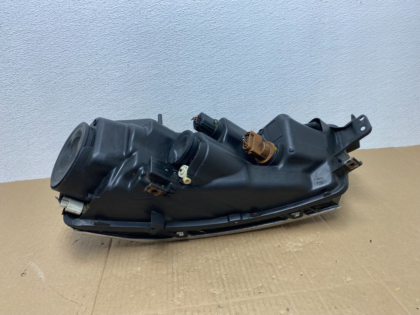 2010 to 2012 Lincoln MKZ HALOGEN Right Passenger Side Headlight AB8147 DW4