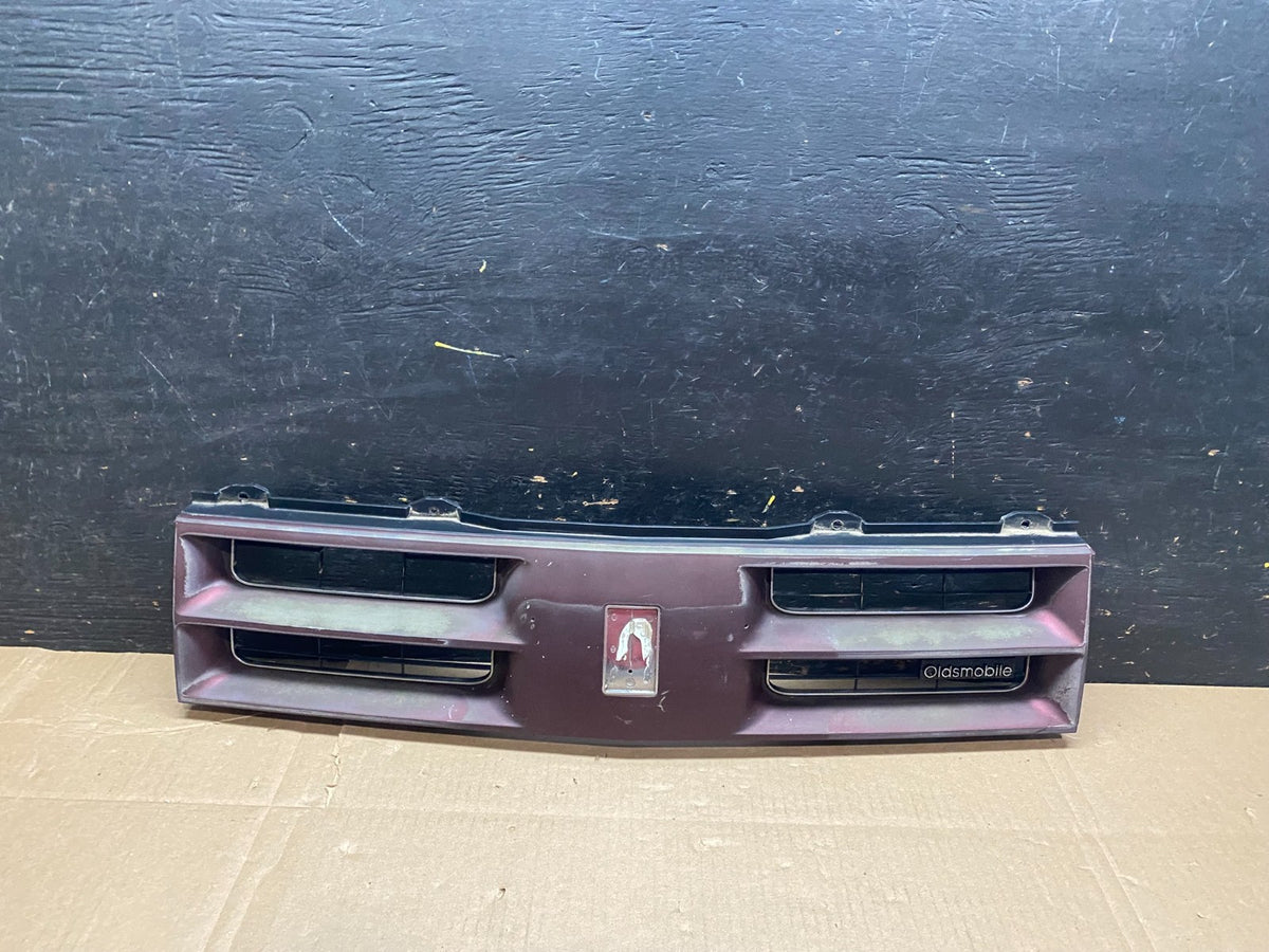 1988 to 1991 Oldsmobile 88 Eighty Eight Front Upper Grill Grille U0078 DG0