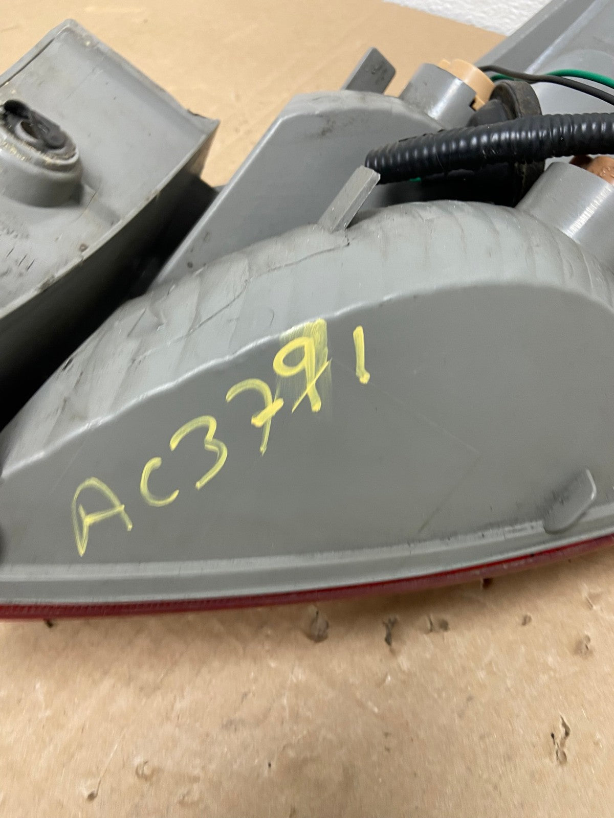 2008 to 2015 Nissan Rogue Left Driver Lh Side Tail Light OEM AC3791 LK7