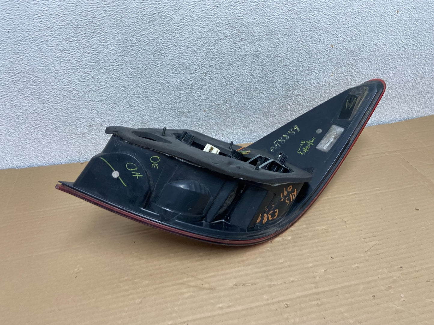 2006 - 2010 Mercedes W251 R-CLASS Right Passenger RH Side Tail Light AG8889 DW4