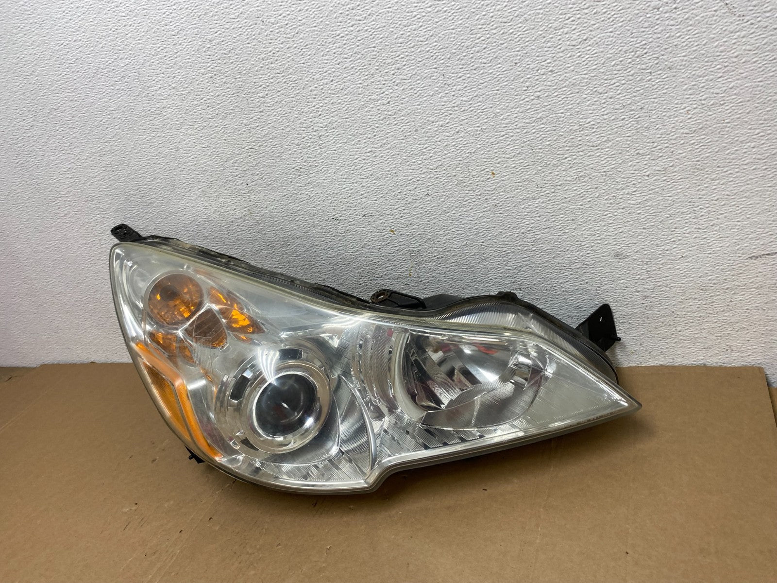 2010-2012 Subaru Legacy Outback Right Passenger Headlight AD7877 DW1