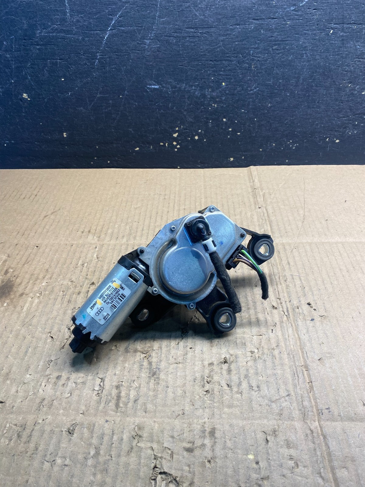 2007 to 2015 Audi Q7 Rear Windshield Washer Wiper Motor AA7462 DG4