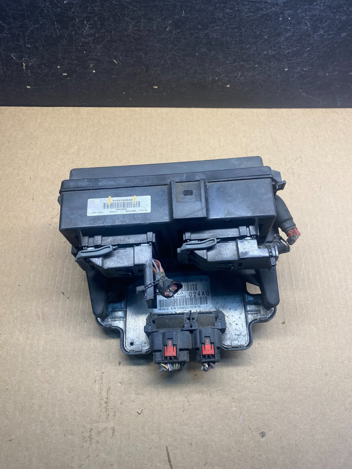 2006 Jeep Grand Cherokee Integrated Power Fuse Box 04692085AB ag6164 DG0
