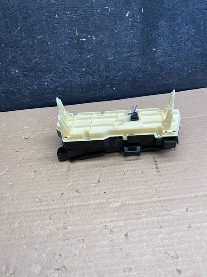 2010 to 2015 Toyota Prius A/C Heater Climate Control Unit Switch AG6324 DG3