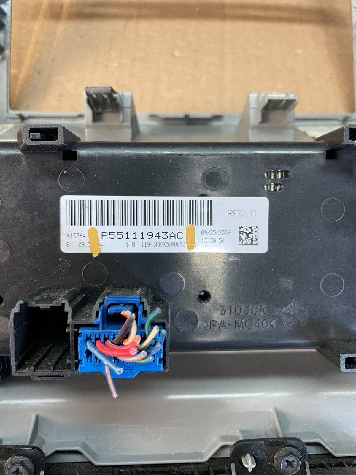 2007 to 2012 Dodge Nitro Dash Climate Temperature Control Radio Bezel ac2269 DG5