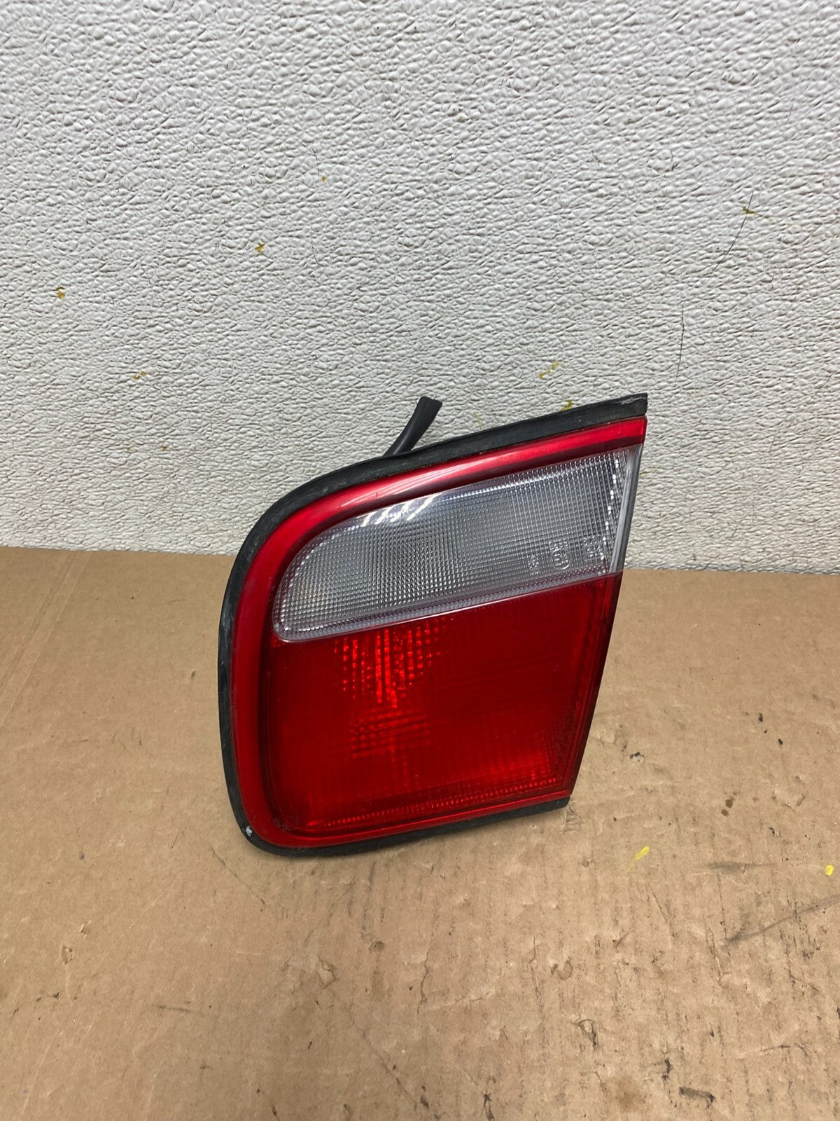 1995 to 1998 Mazda Millenia Right Passenger RH Inner Tail Light Oem N1241 DG0