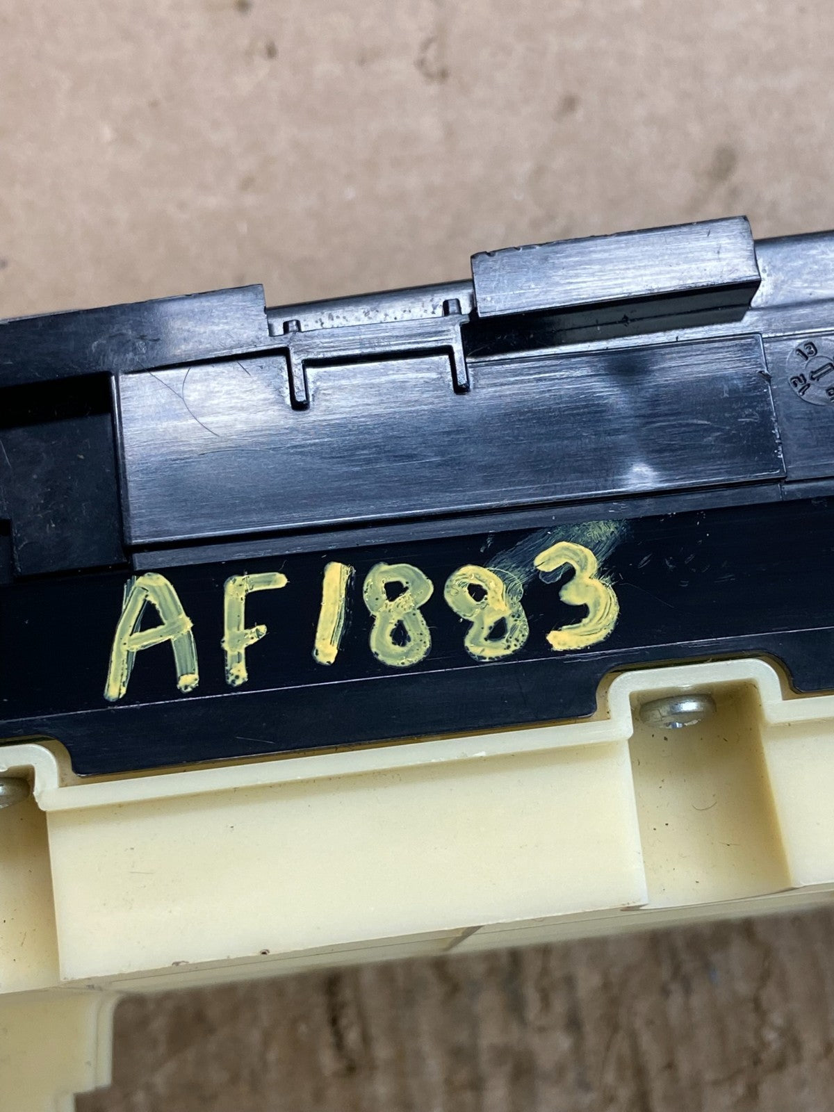 2010 to 2015 Toyota Prius A/C Heater Climate Control Unit Switch af1883 DG5