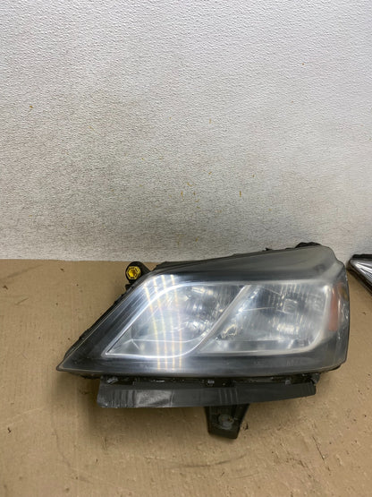 2013-2017 Chevrolet Traverse Left Driver LH Side Headlight Halogen AH6873 DW2