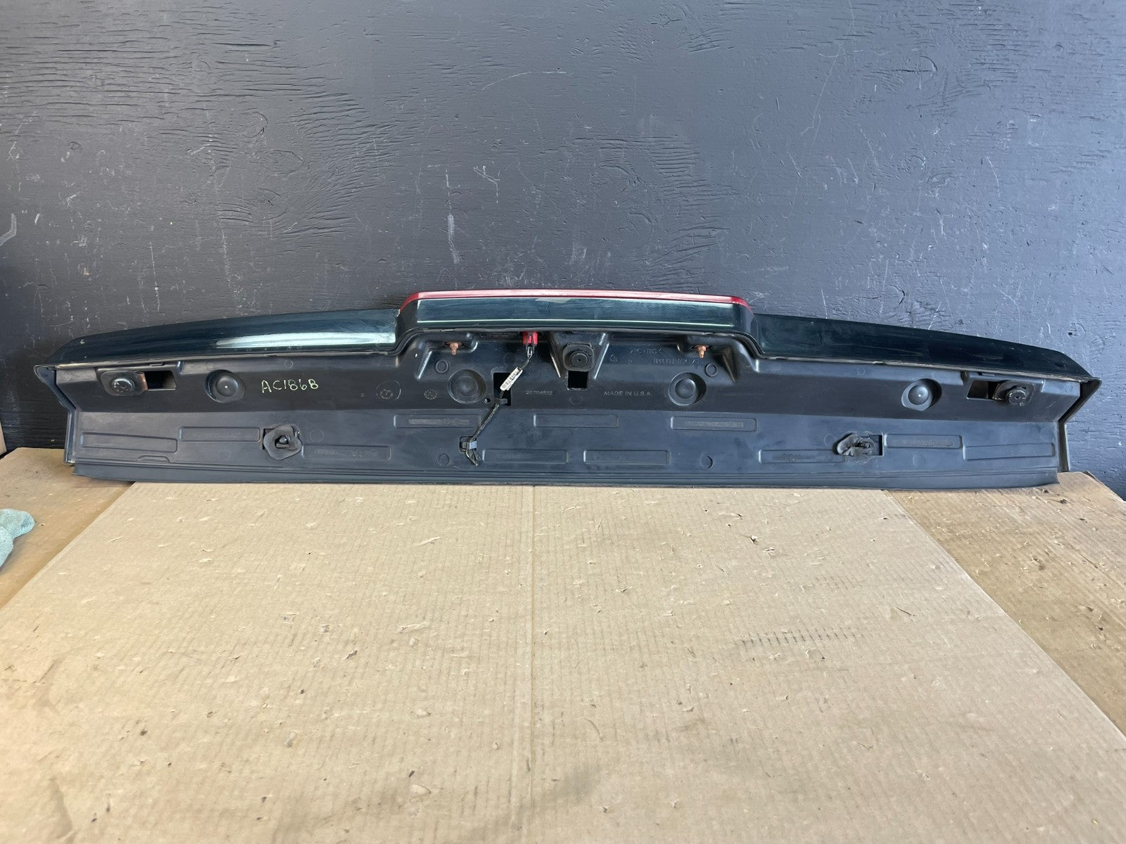 2007-2014 Chevrolet Tahoe Suburban Yukon Spoiler Wing 3rd Brake Light AC1868 DG6