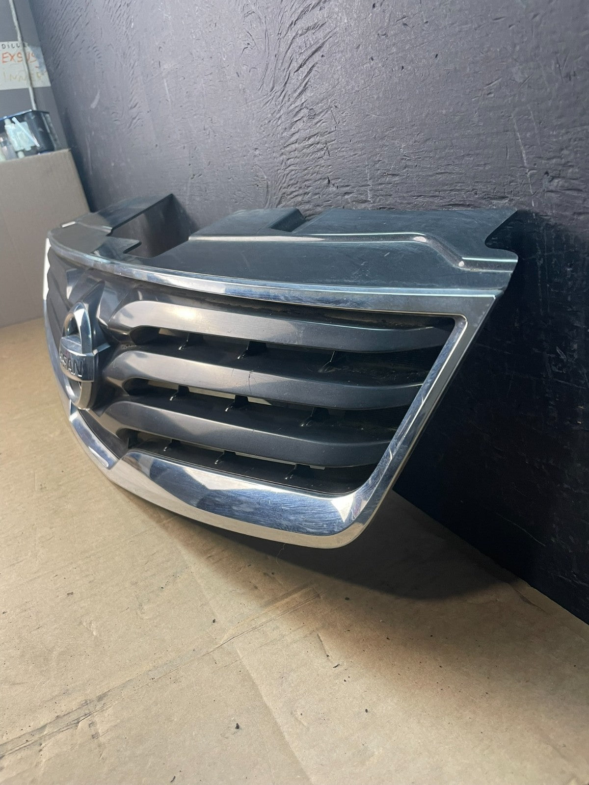 2010 to 2012 Nissan Sentra Front Upper Grill Grille AC5075 DG1