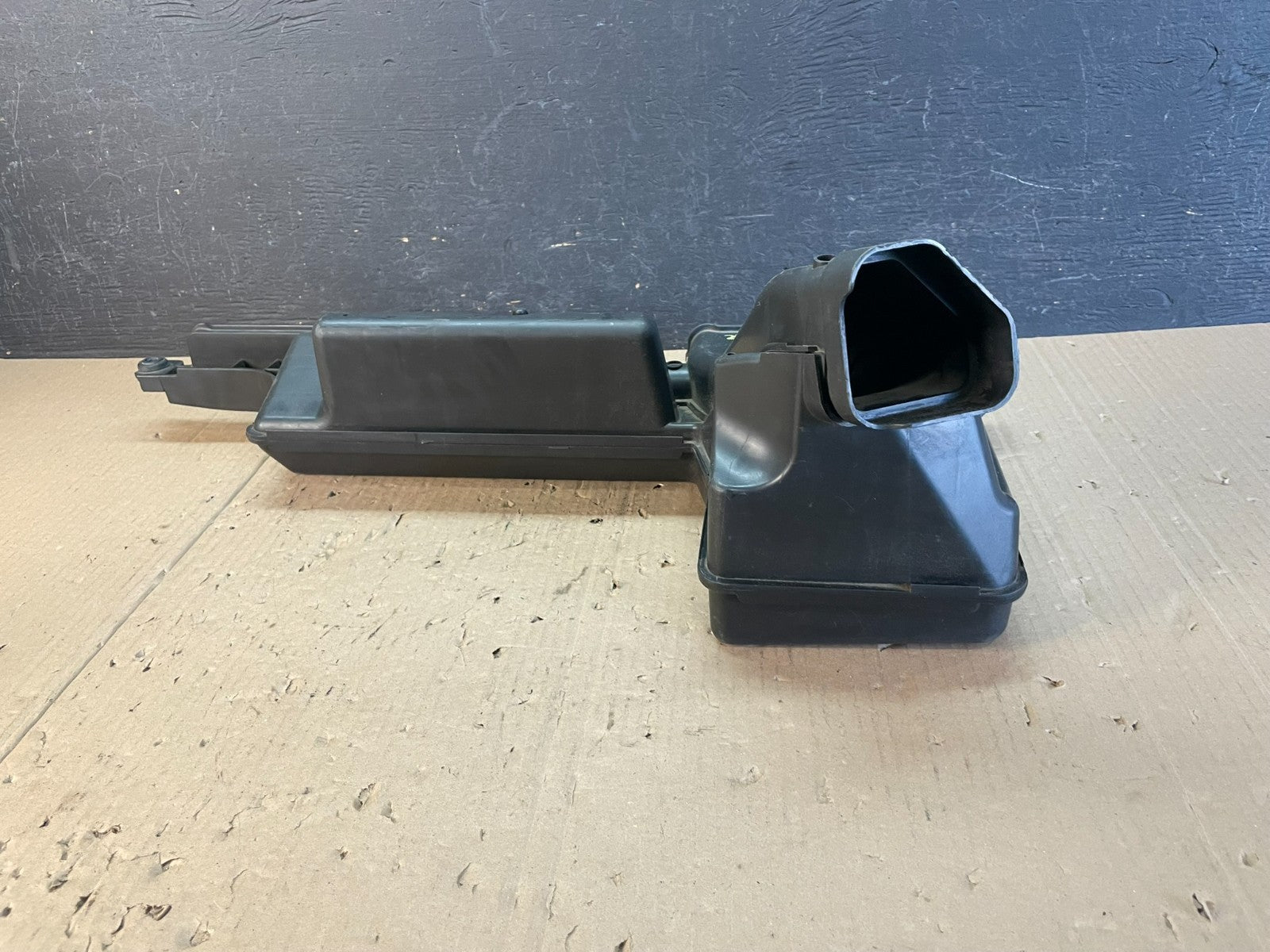 2013-2016 Nissan Pathfinder Upper Air Intake Duct AE0747 DG4