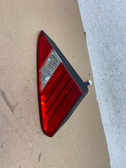 2004 to 2006 Lexus LS430 Right Passenger Side Tail Light Inner AG34140