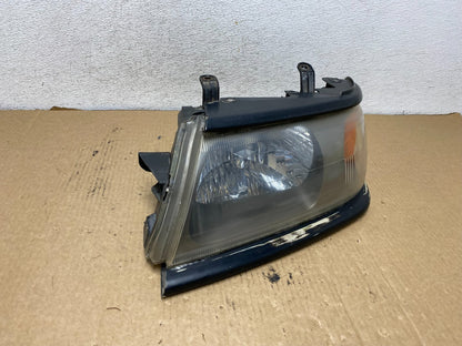 2000 - 2006 Mitsubishi Montero Left Driver Lh Side Headlight Halogen AG2083 DW2