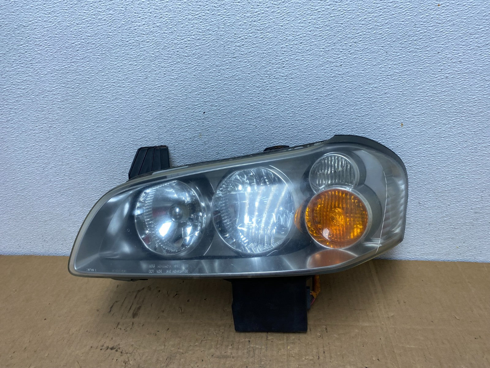 2002-2003 Nissan Maxima Left Driver LH Headlight Xenon HID AC8336 DW0