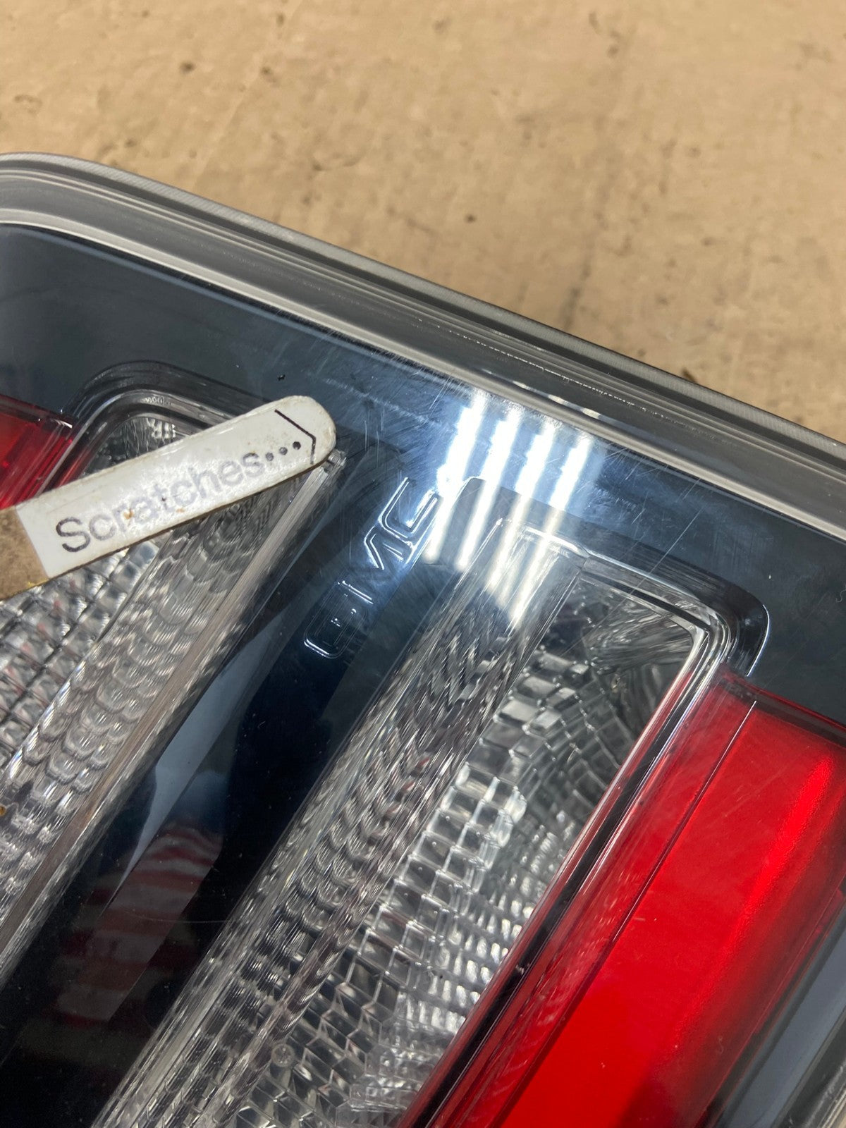 2013 to 2016 GMC Acadia Left Driver LH Side Inner Tail Light AD0999 LK3