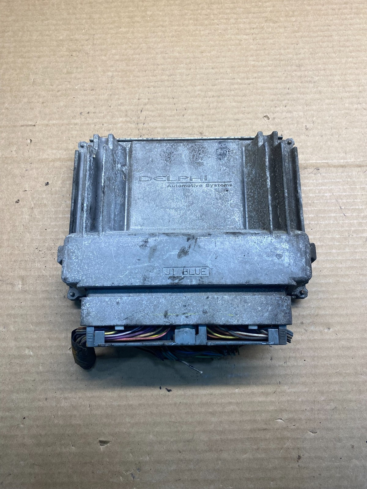 2001-2002 Silverado Tahoe Engine Computer Module 12200411 ECM ECU AF6792 DW1