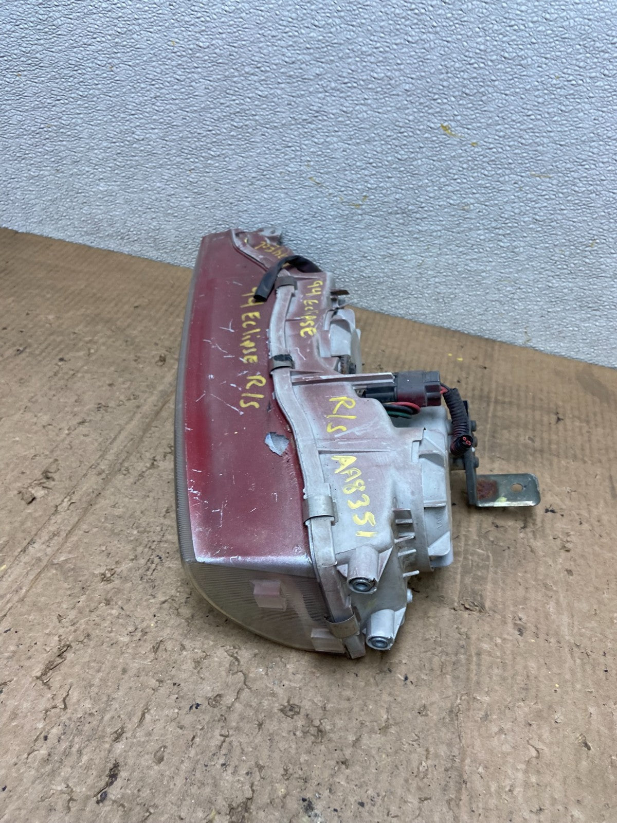 1992 to 1994 Mitsubishi Eclipse Eagle Talon Right Passenger Headlight AA64305