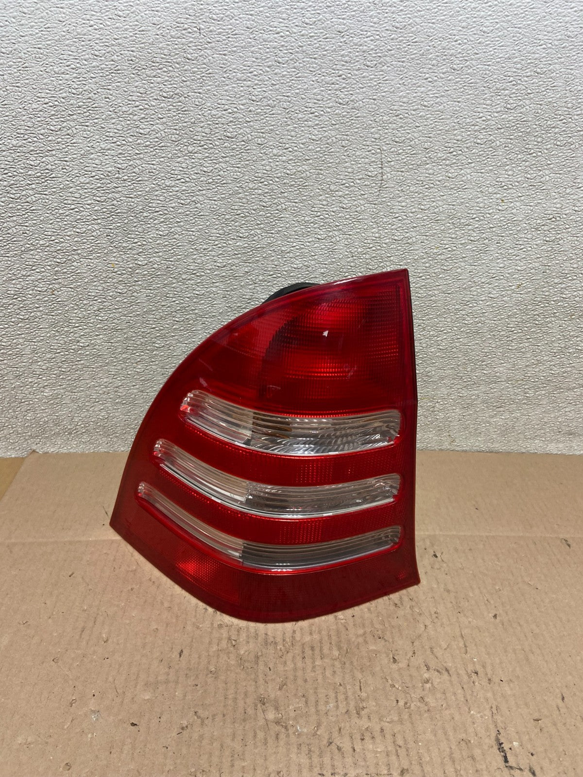 2003 to 2004 Mercedes W203 C-Class Left Driver LH Tail Light Z3787 DW0