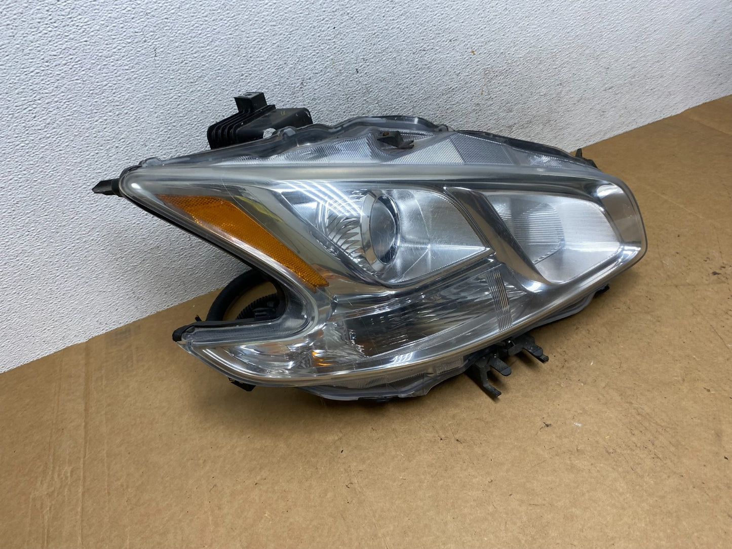 Halogen 2009-2014 Nissan Maxima Right Passenger Headlight AE3051 DW2