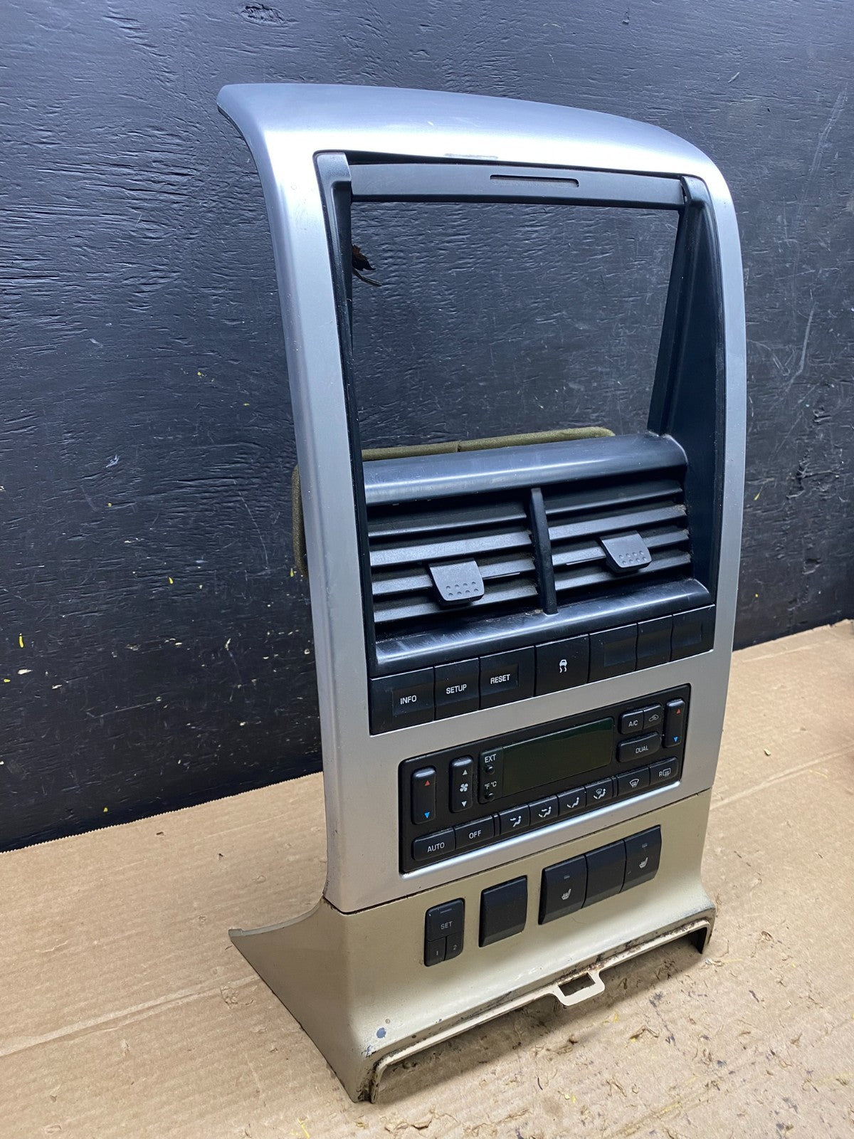 2006 - 2010 Ford Explorer Radio Heater Climate A/C Control Bezel  Trim X1310 DG2