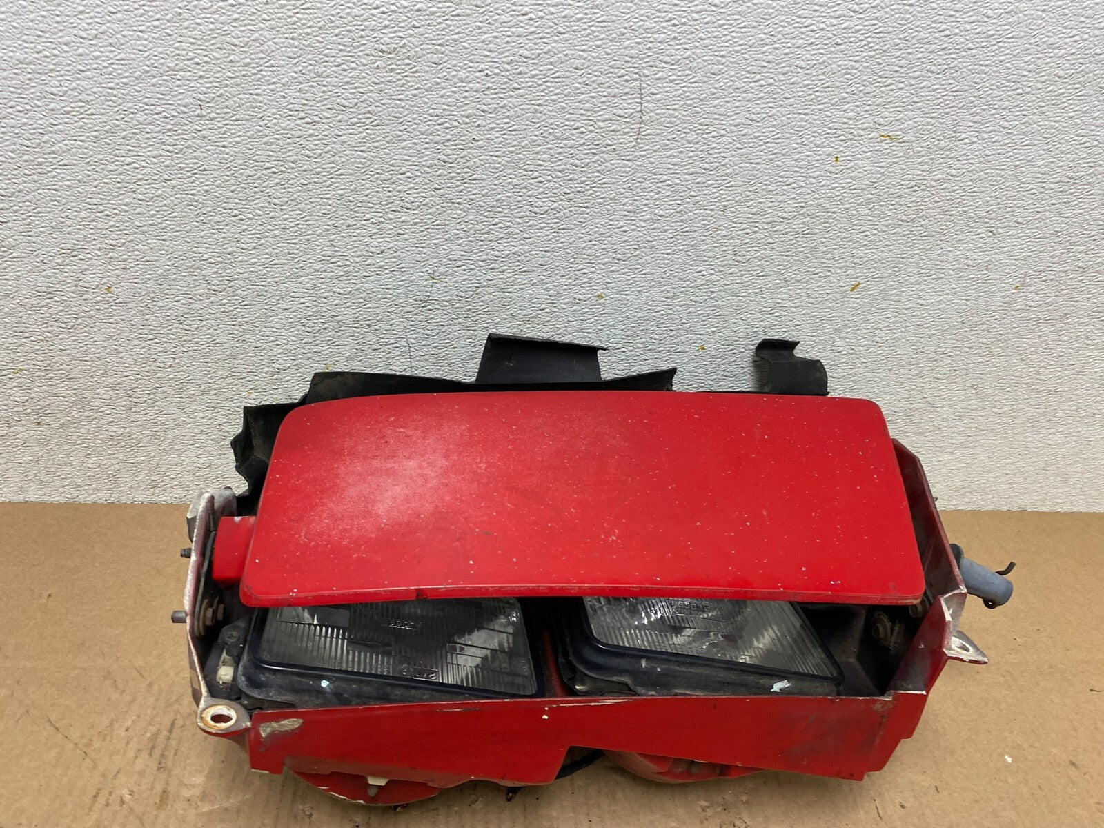 1987 to 1992 Chrysler LeBaron Left Driver LH Halogen Headlight N1141 PS9