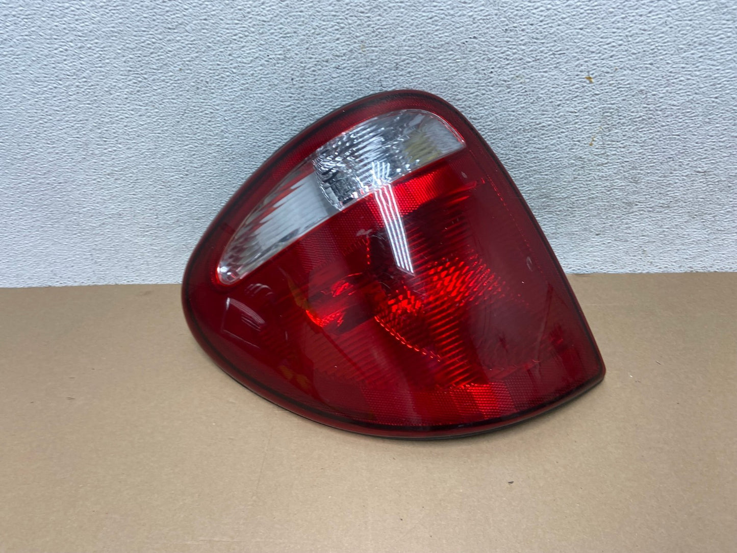 2004 to 2007 Dodge Grand Caravan Left Driver Lh Tail Light AF4315 LK0