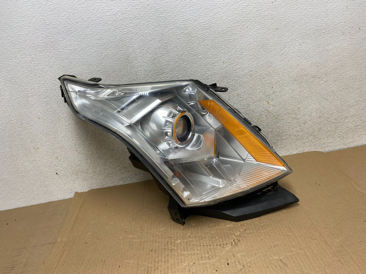 Halogen 2010 to 2016 Cadillac SRX Right Passegner Side Headlight AI1225 DW0