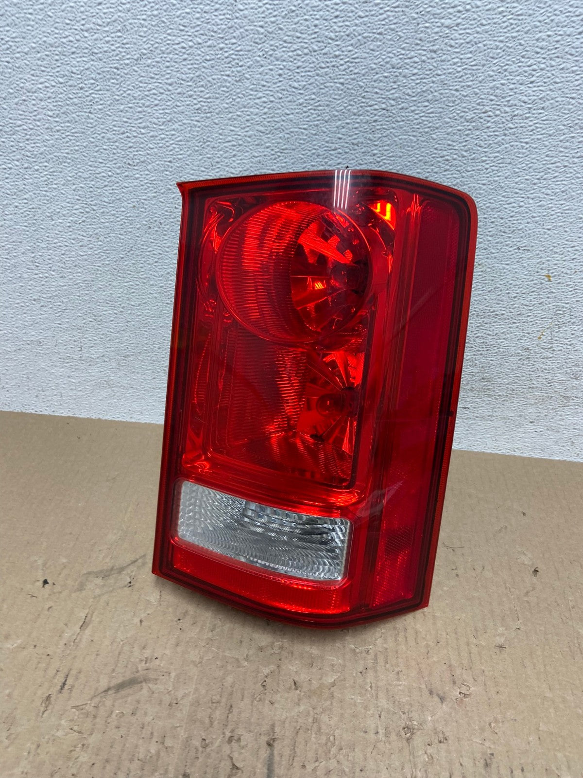 2009 to 2015 Honda Pilot Right Passenger Rh Side Tail light AE7106 LK0