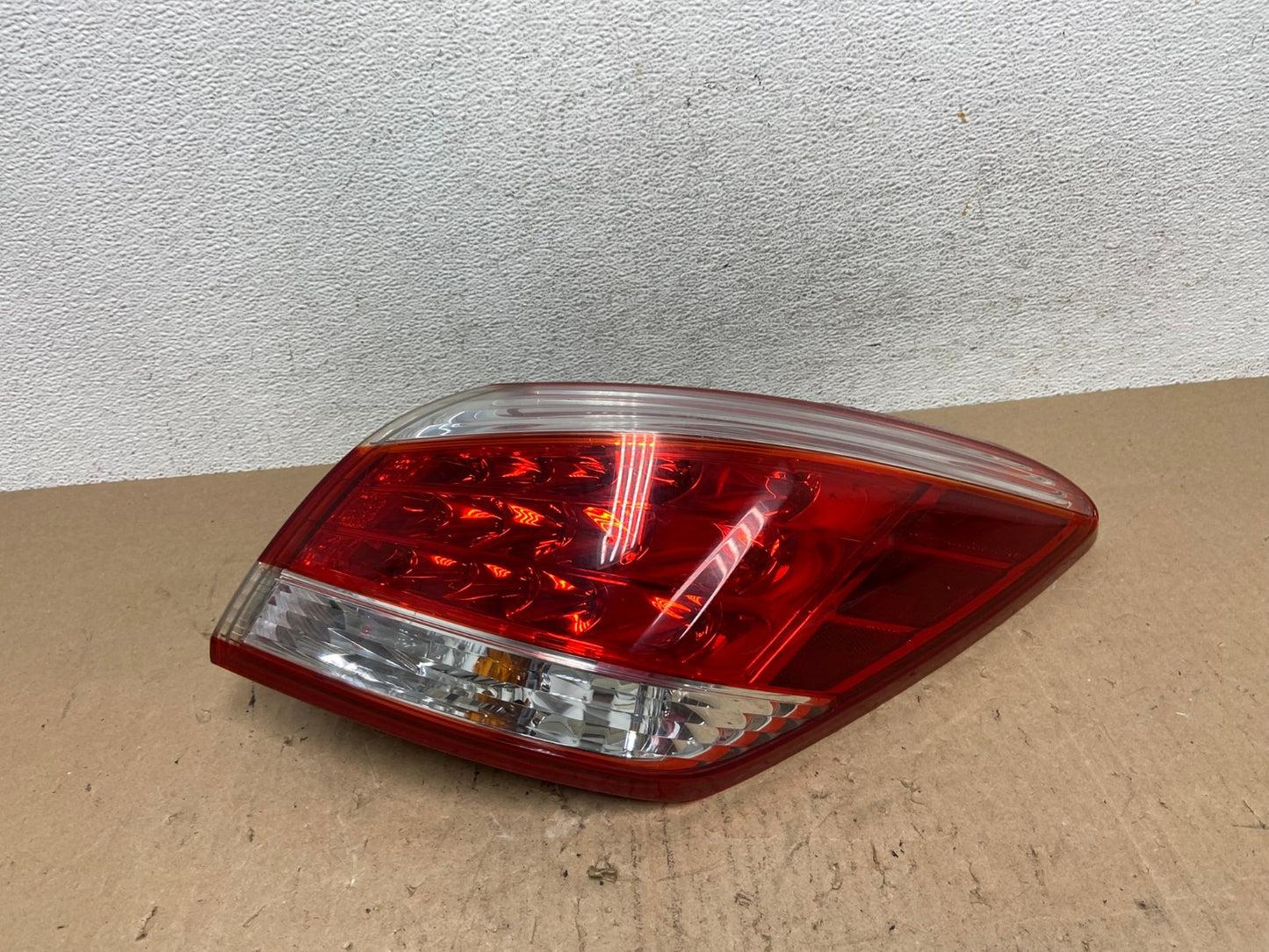 2011 - 2014 Nissan Murano Right Passenger Side RH Tail Light AE6522 LK0