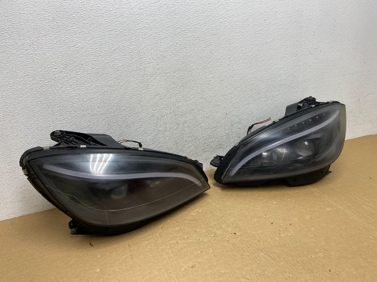 2008-2011 Benz W204 C300 C350 Left+Right Set Headlights LED Signal AF99582