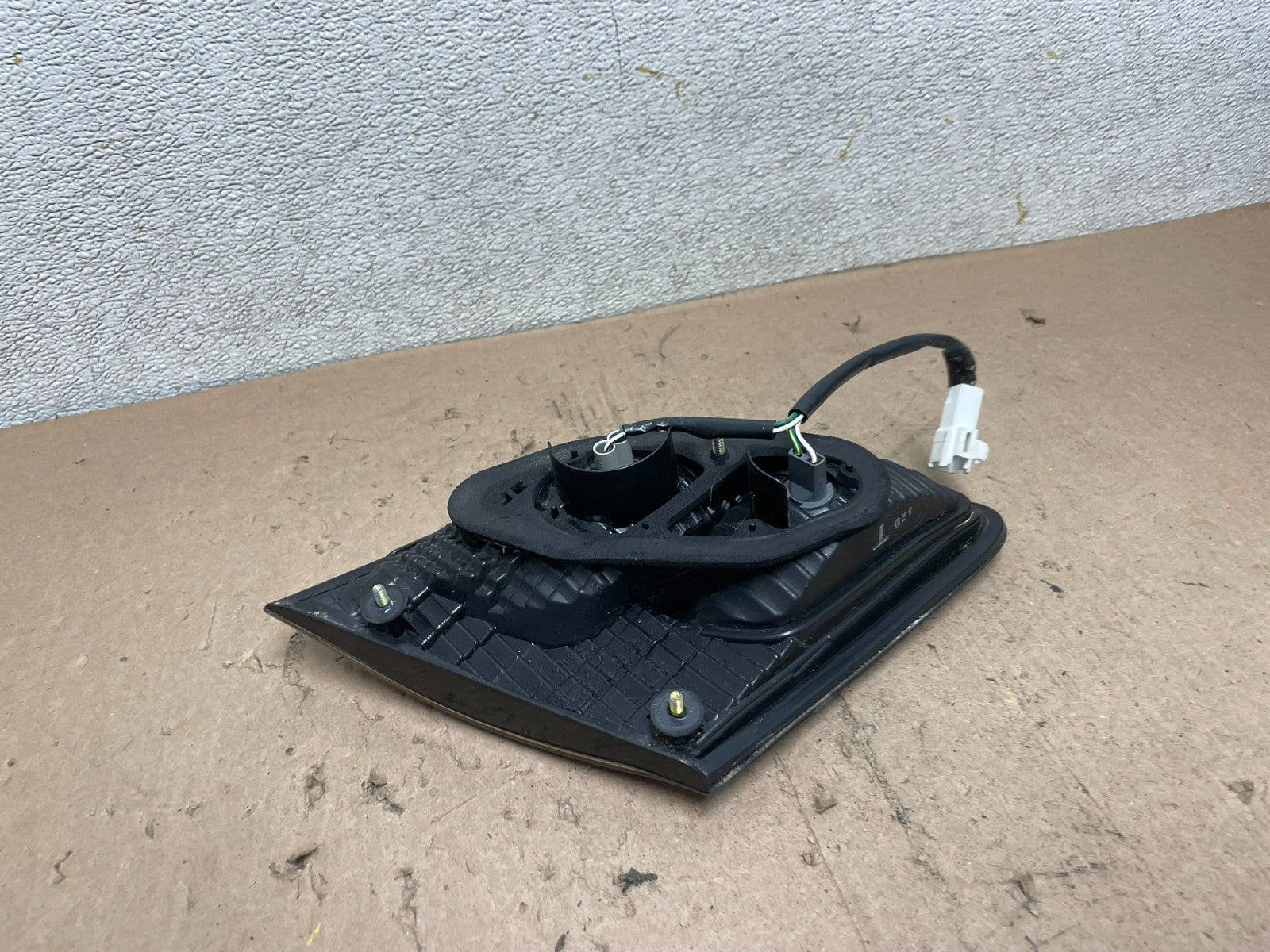 2002 2003 2004 Lexus Es300 Es330 Right Passenger Inner Tail Light Oem Q4927 DW7