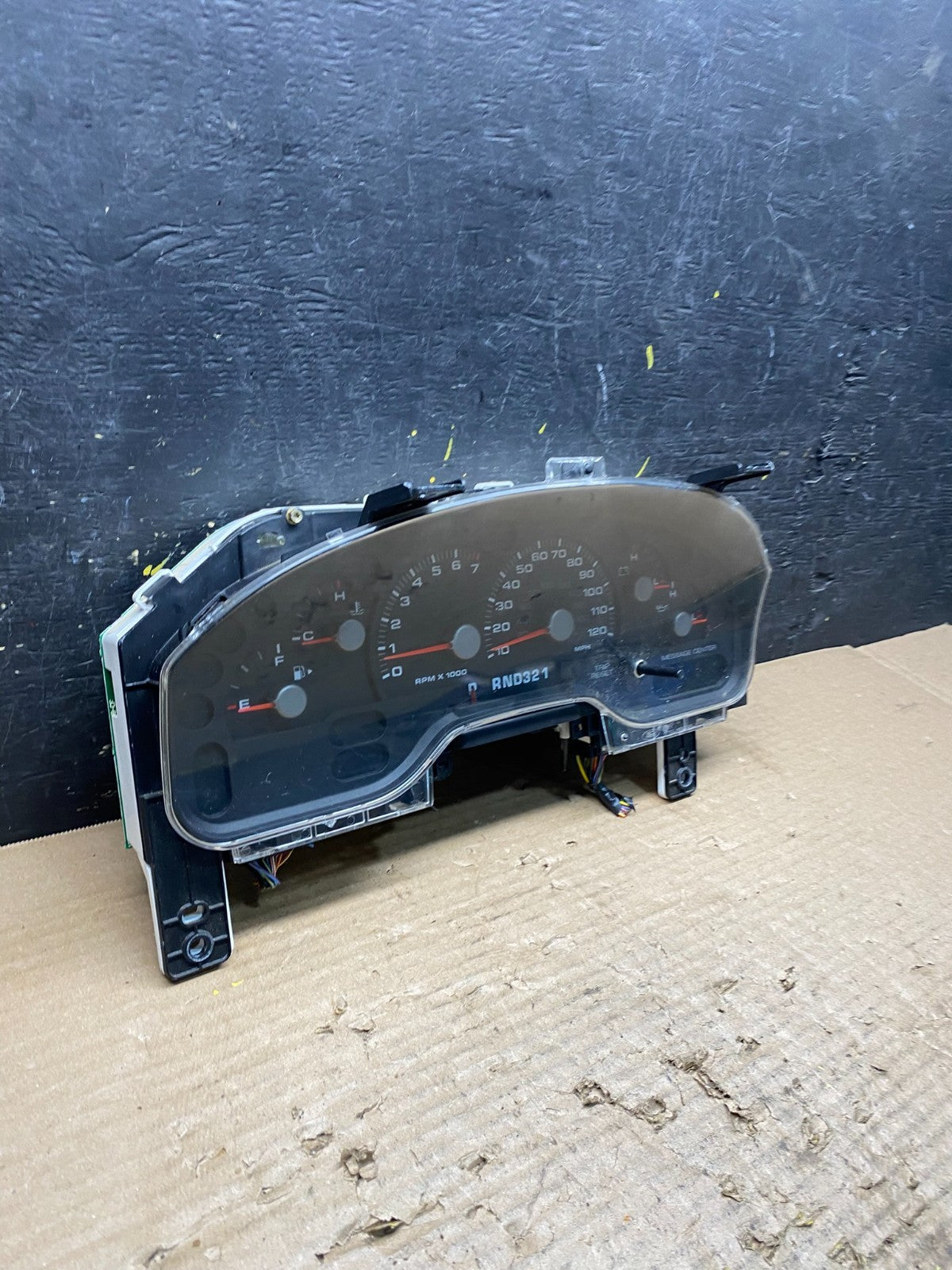 2004 2005 Ford Explorer Speedometer Cluster Gauge Oem S6193 DG2
