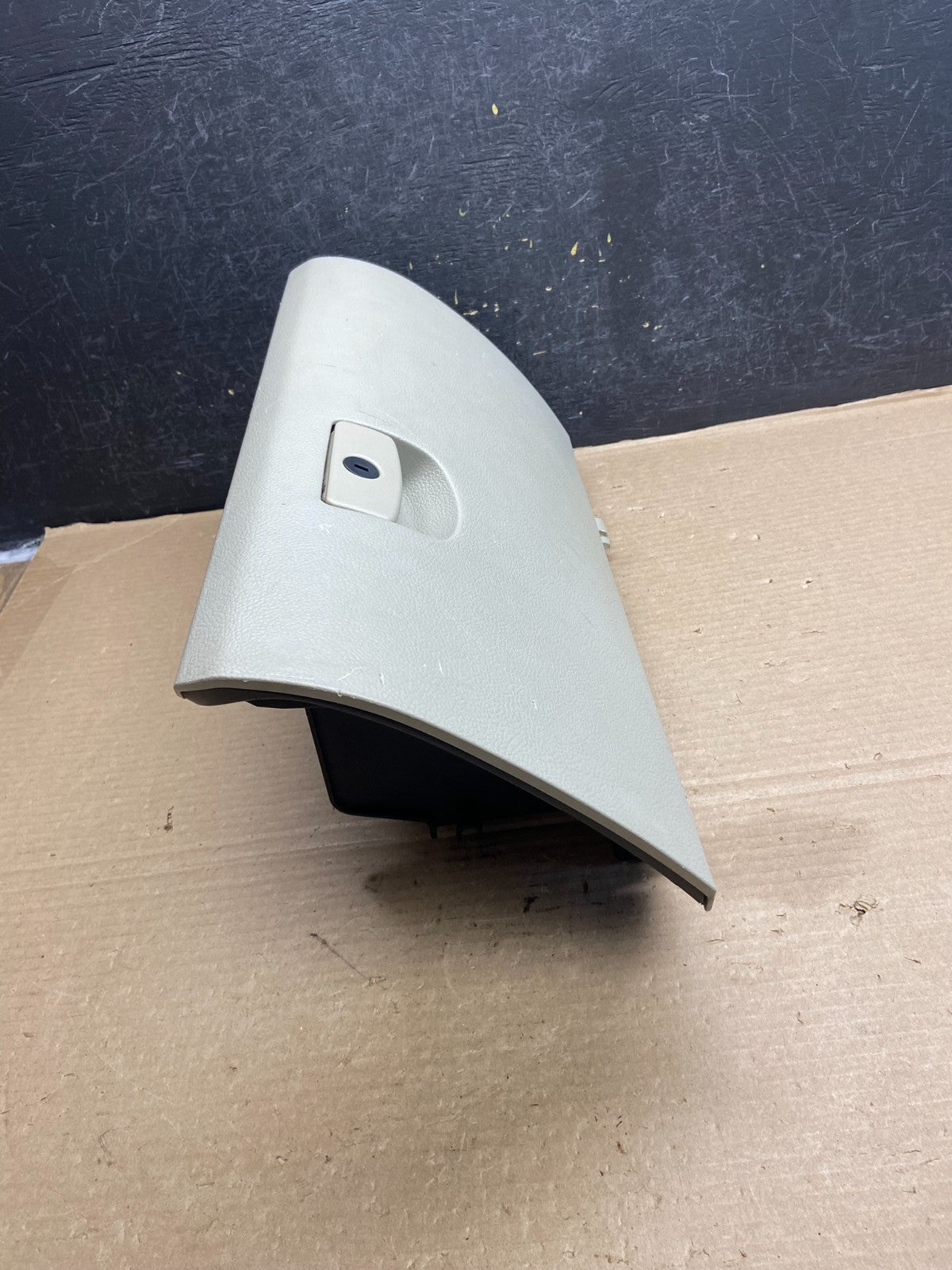 2010 - 2014 Subaru Outback Right Passenger Side Glove Box AH1594 DG1