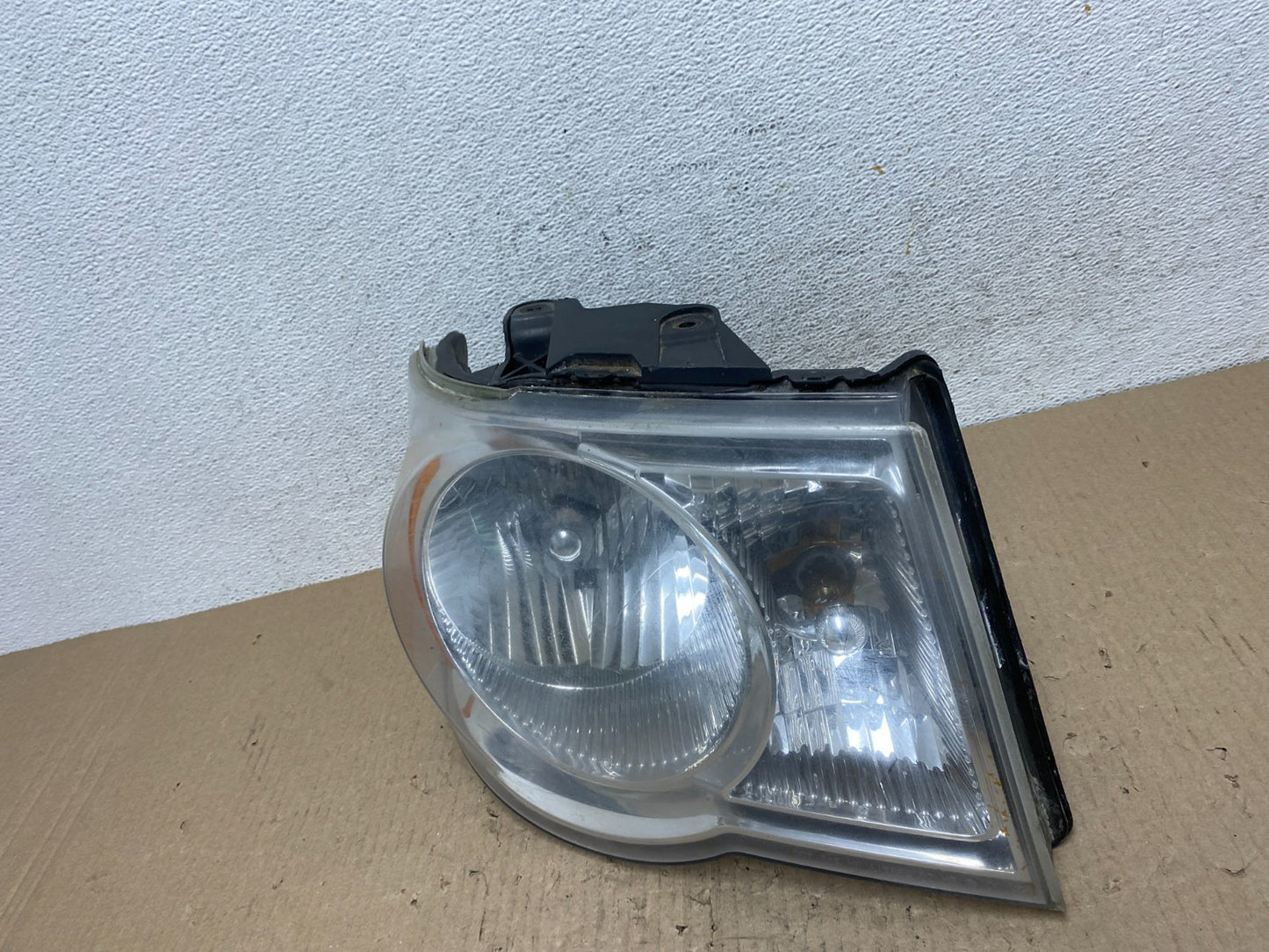 2007 2008 2009 Chrysler Aspen Right Passenger RH Halogen Headlight AE9755 DW1